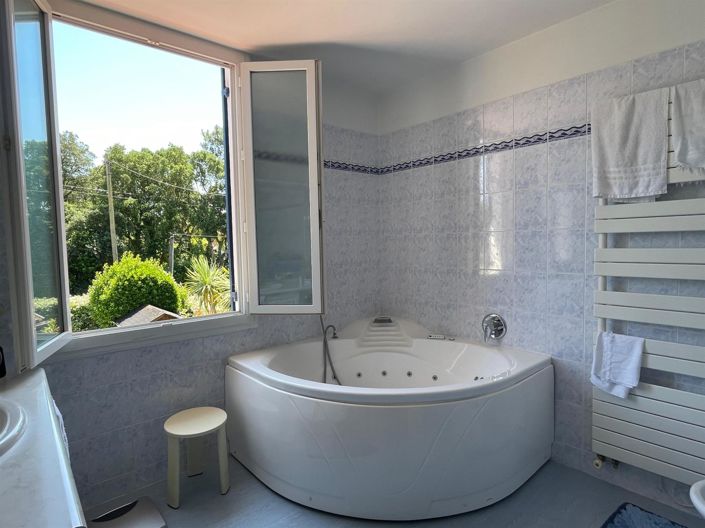 Image No.7-3 Bed House for sale