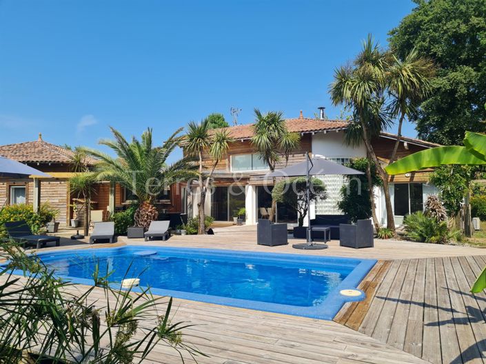 Image No.1-5 Bed House for sale