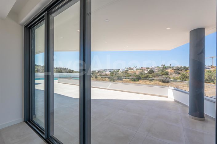 Image No.29-5 Bed House for sale