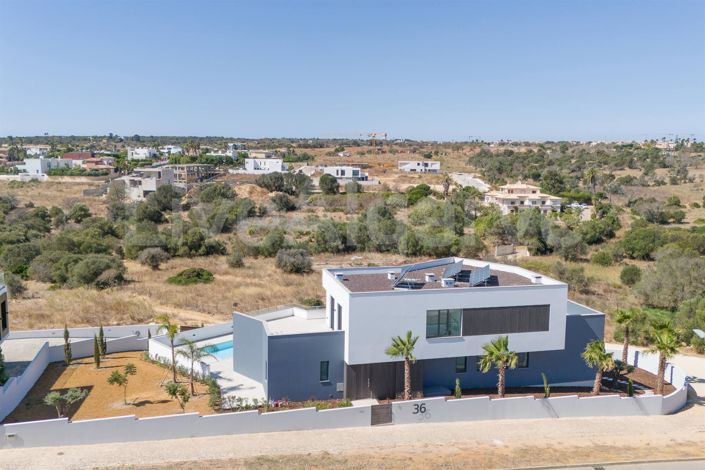 Image No.43-5 Bed House for sale