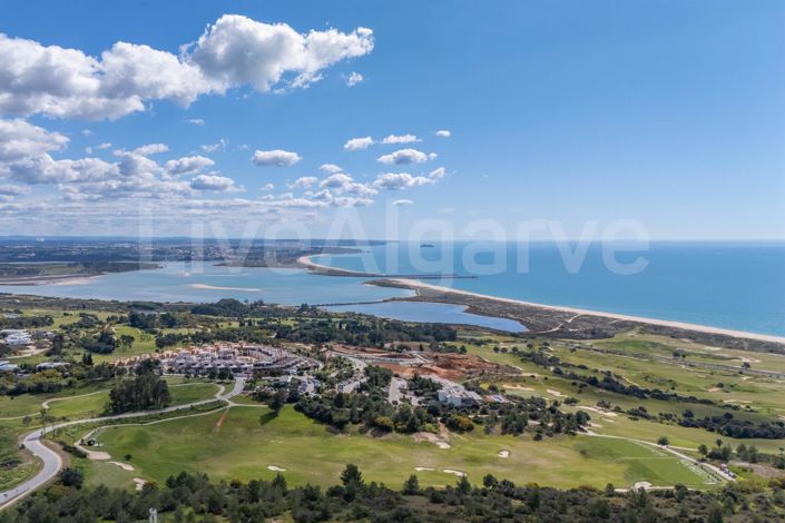 Image No.17-4 Bed House for sale