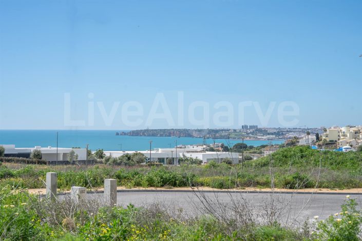 Image No.3-4 Bed House for sale