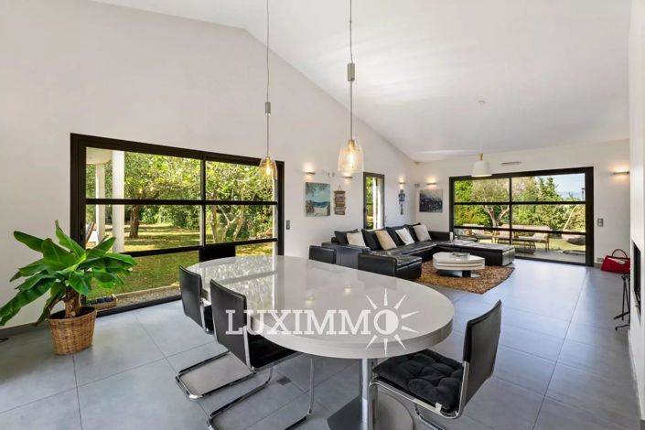 Image No.4-5 Bed House for sale