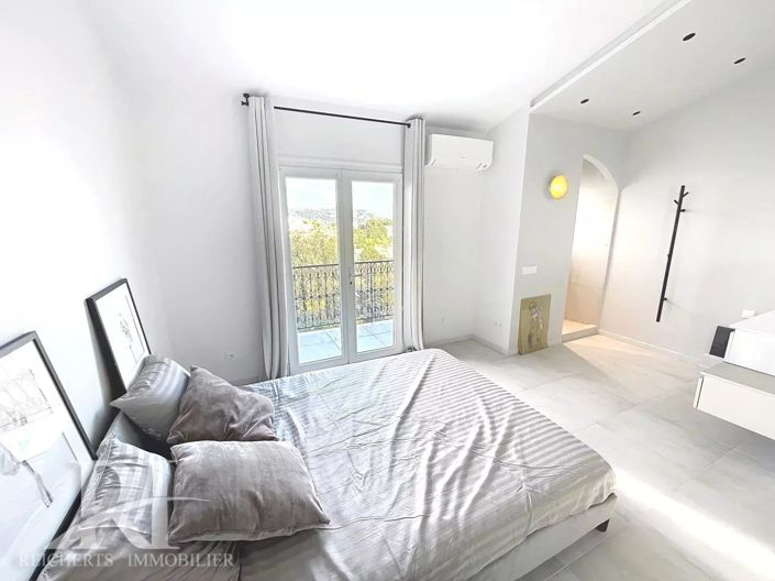 Image No.8-3 Bed House for sale