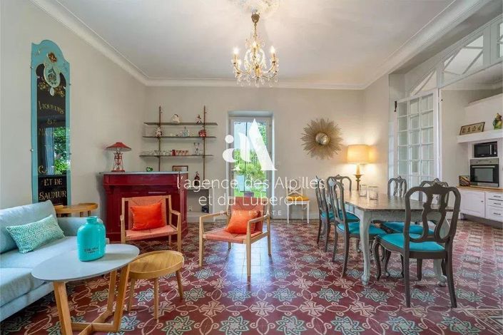 Image No.8-13 Bed House for sale