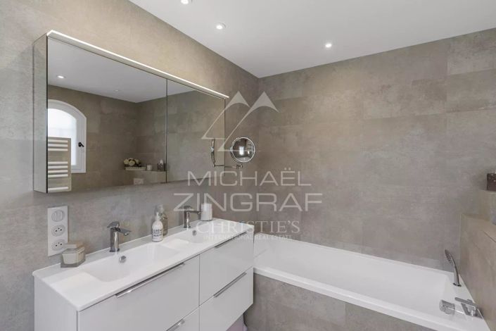 Image No.9-4 Bed House for sale