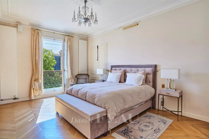 Image No.12-4 Bed Apartment for sale