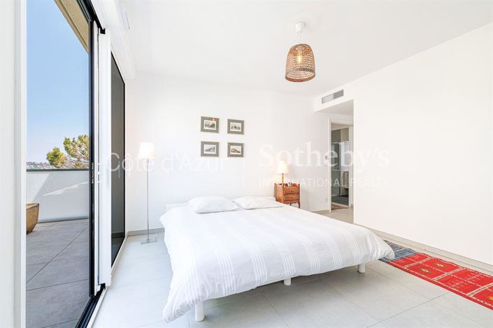 Image No.11-3 Bed Apartment for sale