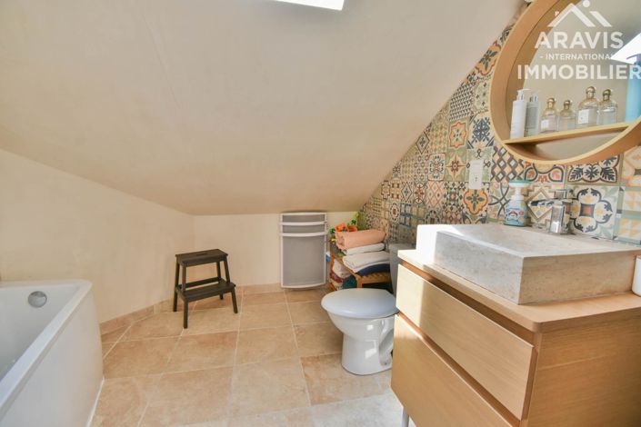 Image No.16-4 Bed House for sale