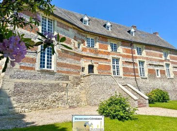 1 - Étretat, Property