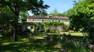 1 - Esclauzels, House