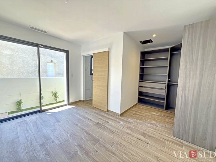 Image No.8-3 Bed Property for sale