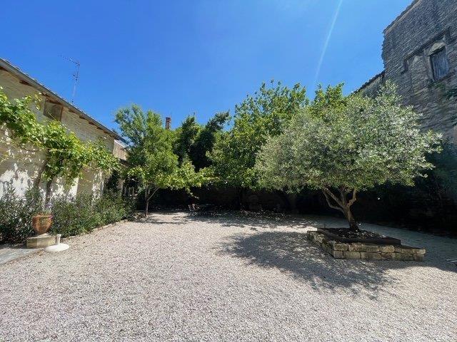 Image No.1-6 Bed House for sale