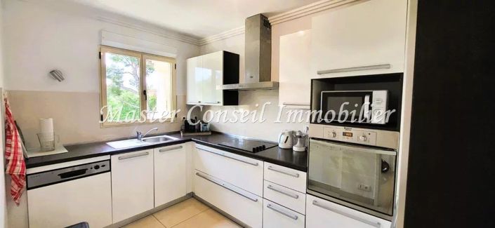 Image No.10-3 Bed Apartment for sale