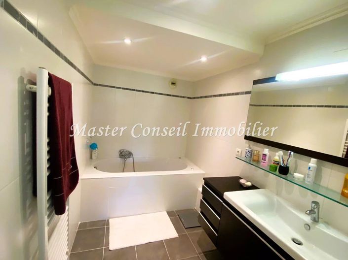 Image No.7-3 Bed Apartment for sale