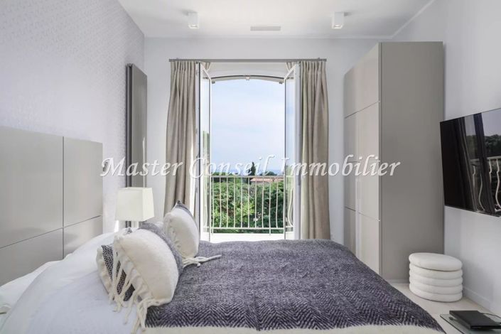 Image No.20-5 Bed House for sale