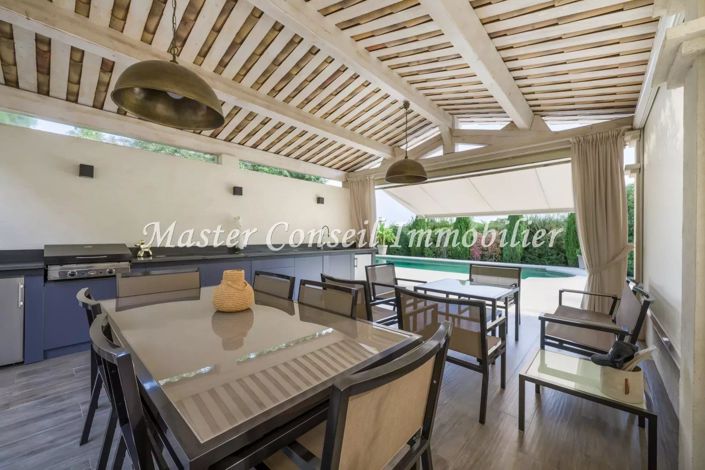 Image No.23-5 Bed House for sale