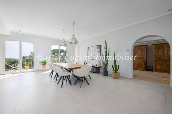 Image No.27-5 Bed House for sale