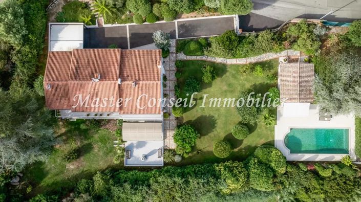 Image No.7-5 Bed House for sale