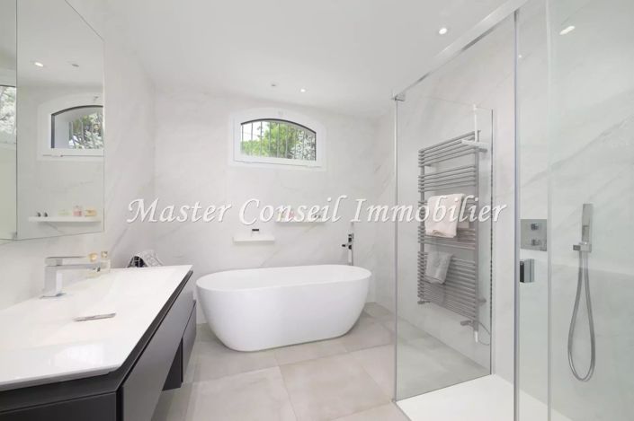 Image No.16-5 Bed House for sale