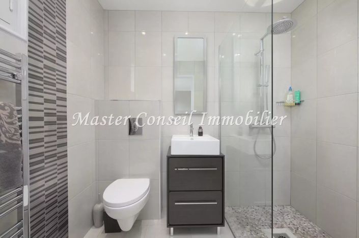 Image No.18-5 Bed House for sale