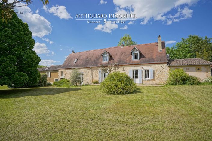 Image No.1-4 Bed House for sale