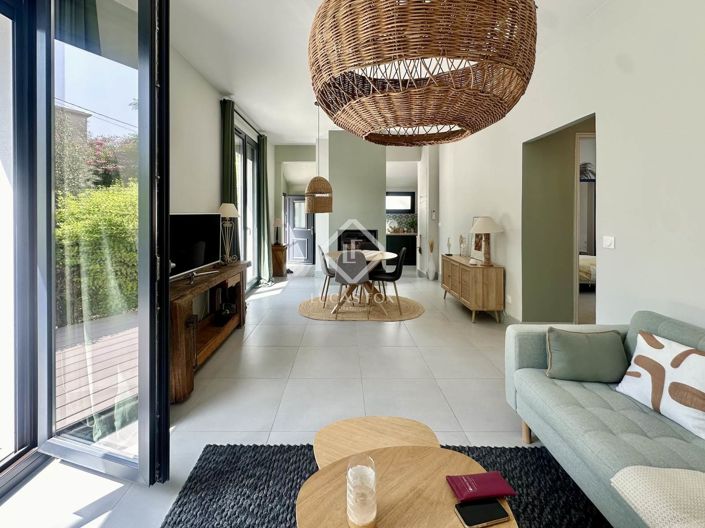 Image No.2-2 Bed House for sale