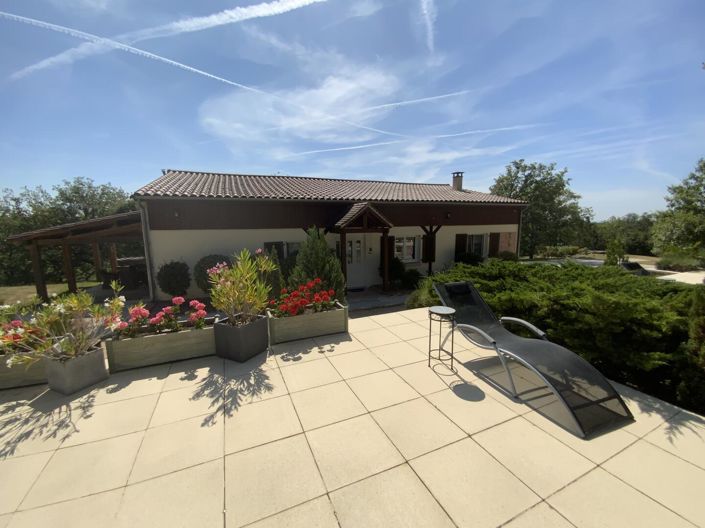 Image No.1-5 Bed House for sale