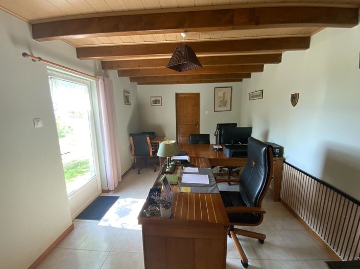 Image No.10-5 Bed House for sale