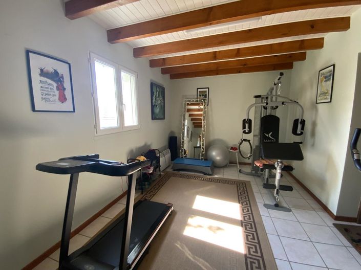 Image No.11-5 Bed House for sale