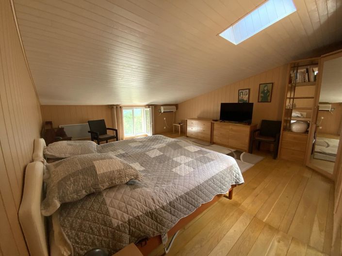 Image No.17-5 Bed House for sale