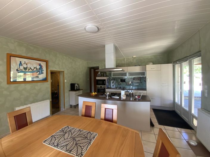 Image No.7-5 Bed House for sale