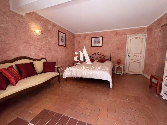 Image No.7-5 Bed House for sale