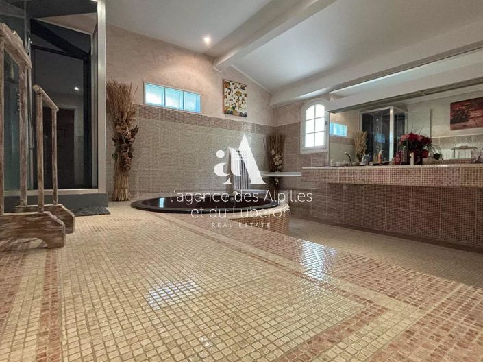 Image No.8-5 Bed House for sale