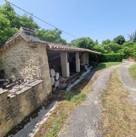 Image No.25-9 Bed Property for sale