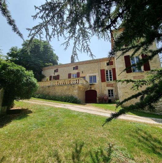 Image No.5-9 Bed Property for sale