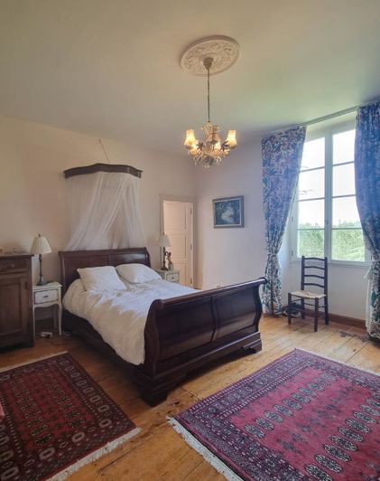 Image No.53-9 Bed Property for sale