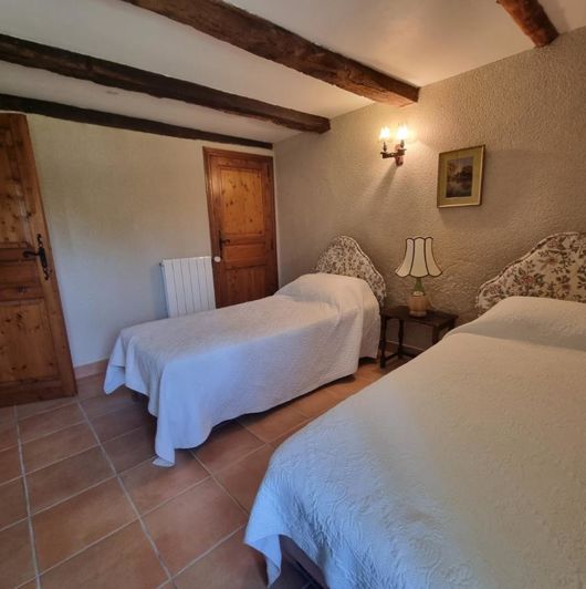 Image No.61-9 Bed Property for sale