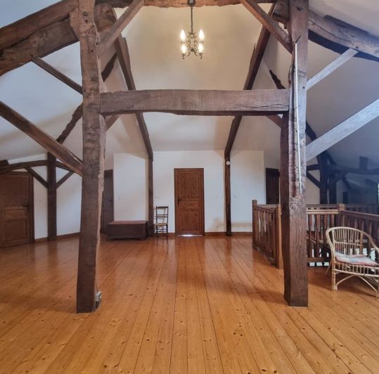 Image No.68-9 Bed Property for sale