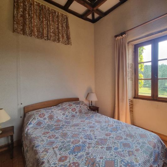 Image No.73-9 Bed Property for sale