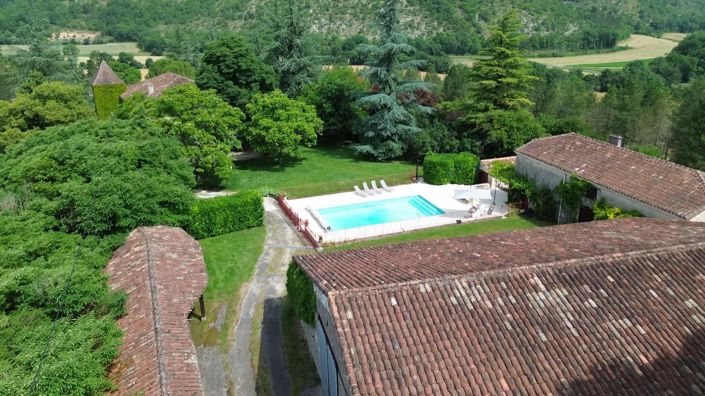 Image No.93-9 Bed Property for sale