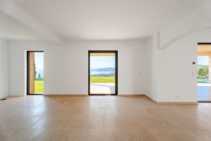 Image No.6-4 Bed House for sale