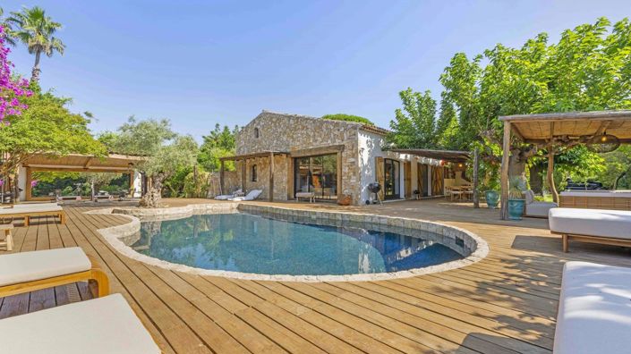 Image No.1-5 Bed House for sale