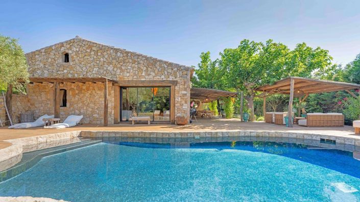 Image No.8-5 Bed House for sale