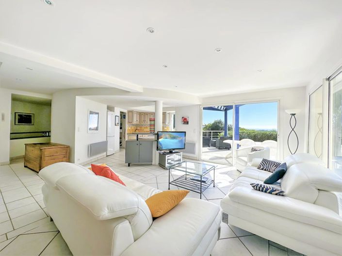 Image No.4-5 Bed House for sale