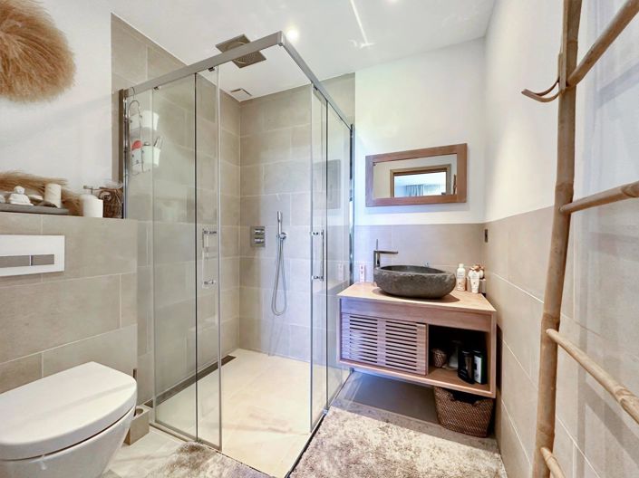 Image No.23-5 Bed House for sale