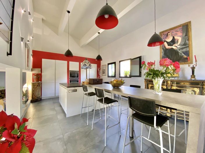 Image No.10-3 Bed House for sale