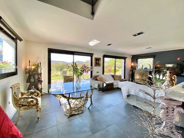 Image No.6-3 Bed House for sale