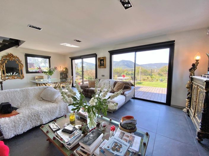 Image No.7-3 Bed House for sale