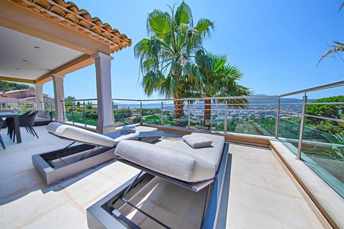 Image No.6-5 Bed House for sale